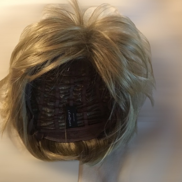 Euronext Synthetic Wig - Picture 3 of 4